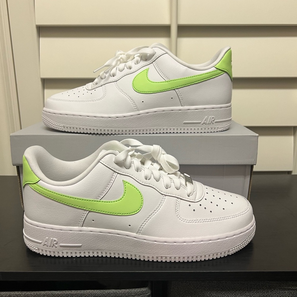 Brand New Og Box Nike Air Force 1 07, White/Lime blast size 10w/8m